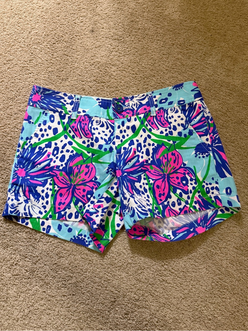 Lilly Pulitzer Callahan shorts vibrant floral leopard print pattern Size 2